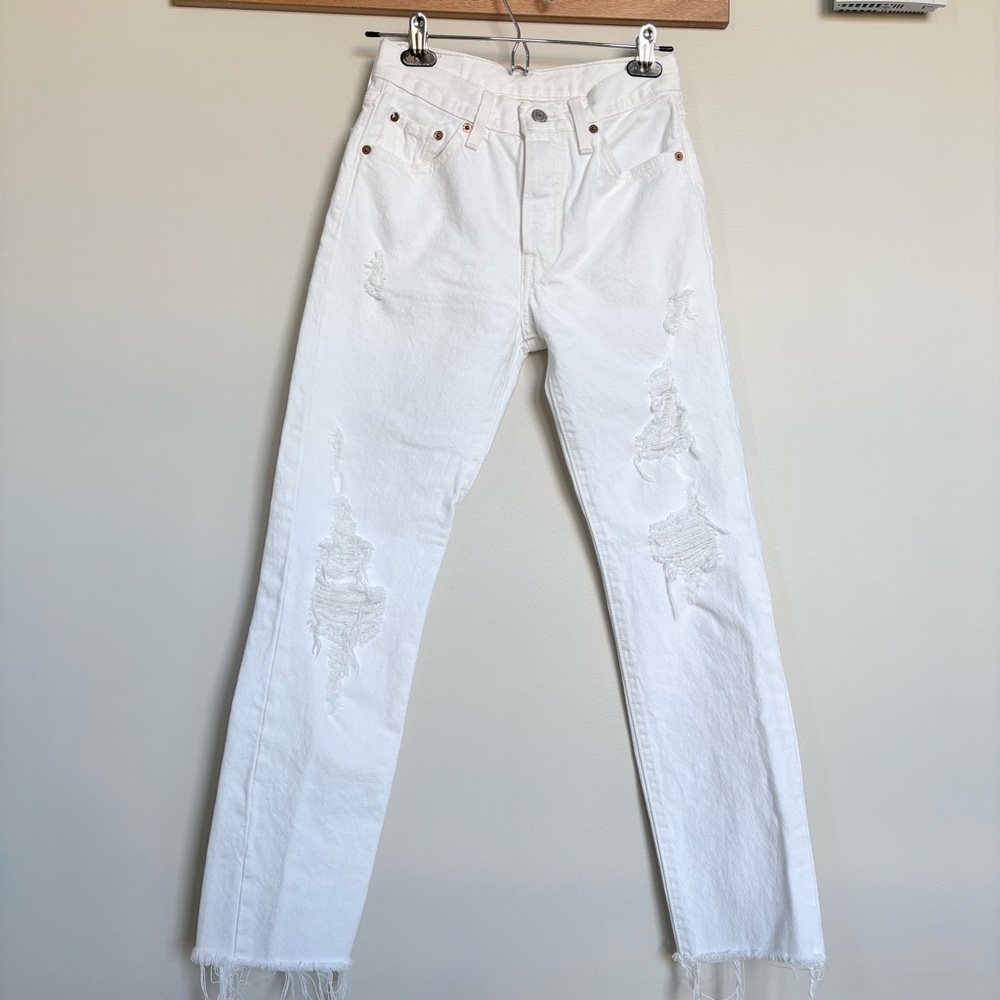 Levi’s 501 White Distressed Straight Jeans Raw Hem High Rise 100% Cotton 24x28